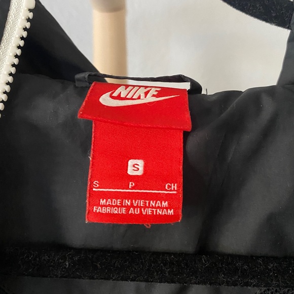 Nike windrunner jacket - Picture 2 of 4
